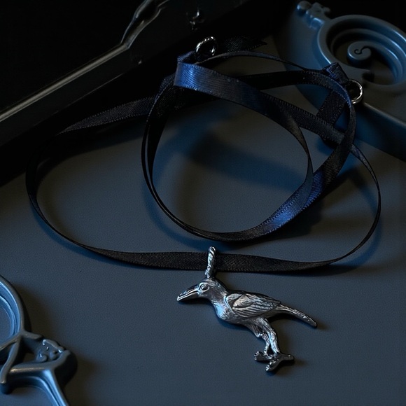Raven Pendant Satin Ribbon Choker Necklace Enchanting Whimsical Gothic - Picture 14 of 17